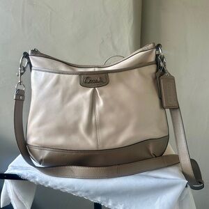 ❌SOLD❌COACH Ashley Leather Crossbody – F19728